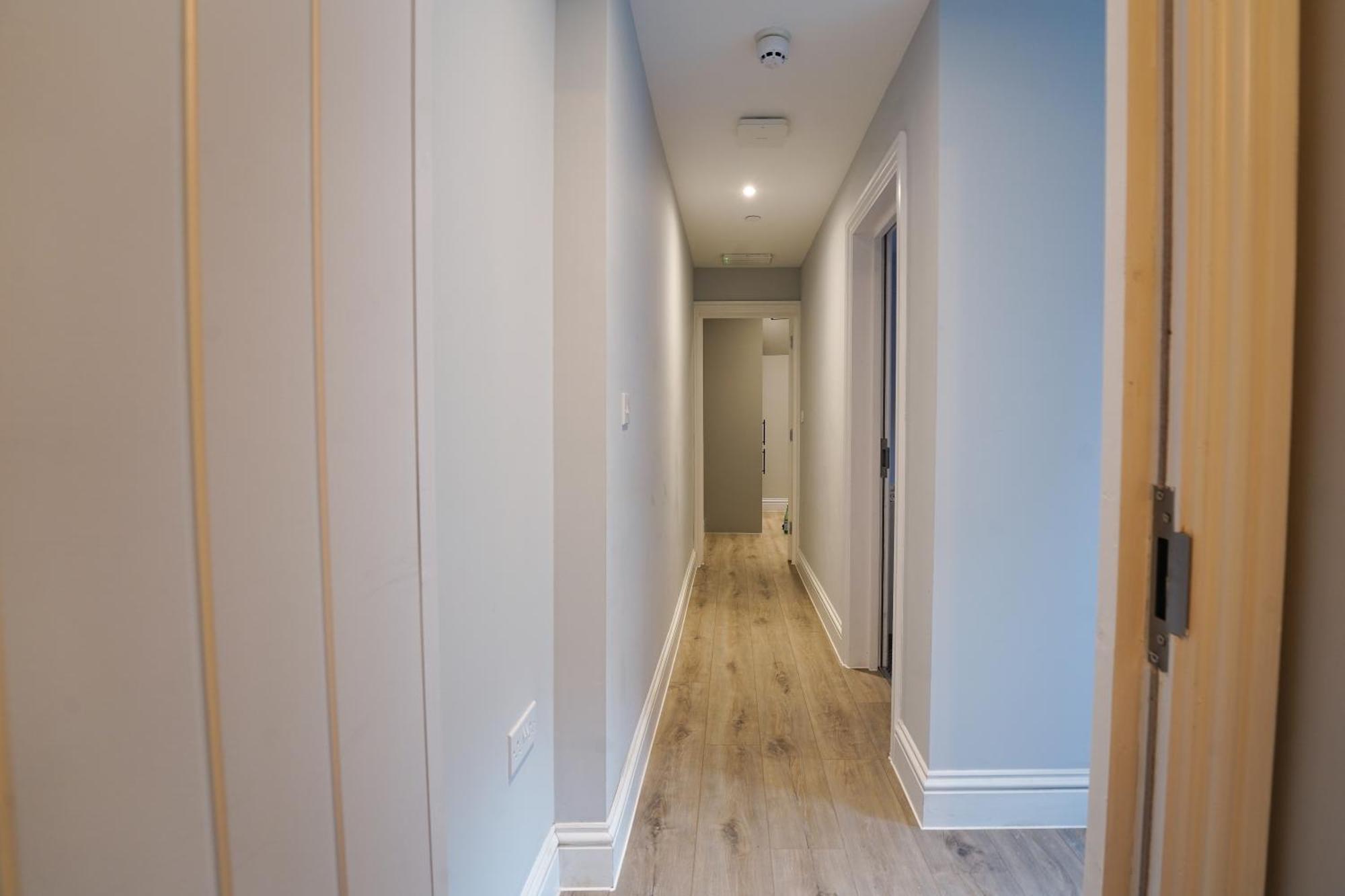 En-Suite Double Rooms, Smart Tv Comfy Style Llanelli Exterior foto